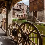 Hotel Les Quais De Lutece Plailly