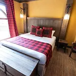Otel Les Quais De Lutece 4*