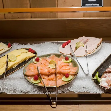 Les Quais De Lutece Plailly