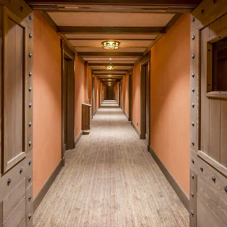 Hotel Les Quais De Lutece Plailly