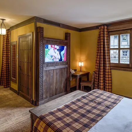 Les Quais De Lutece Plailly