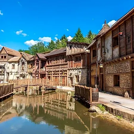 Hotel Les Quais De Lutece Plailly