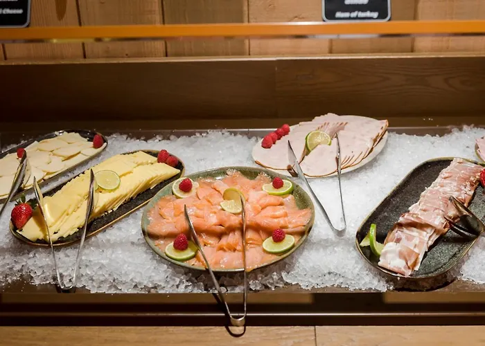 Les Quais De Lutece Plailly